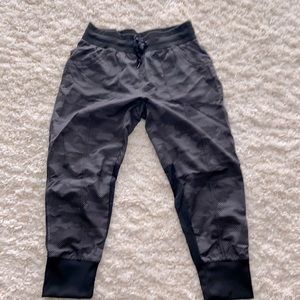 Black camouflage track pant